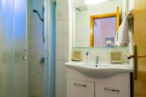 A bathroom at Summer Memories Aparthotel