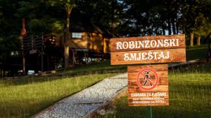 GLAMPING IZLETIŠTE BANOVAC的证书、奖牌、标识或其他文件