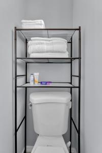 Vannituba majutusasutuses A Cottage - Walk to UC Davis & Shriners