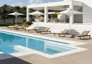 Piscina di Tzanis Resort Skyros o nelle vicinanze