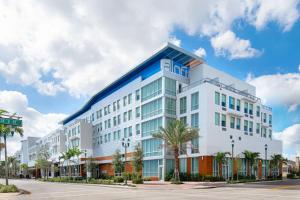 eine Darstellung eines Bürogebäudes in der Unterkunft Aloft Delray Beach in Delray Beach