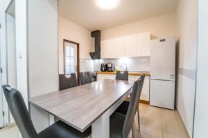Kuchyňa alebo kuchynka v ubytovaní Lukas Apartments