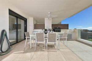 Balkón alebo terasa v ubytovaní Luxurious 3 bedroom apartment in Jardinana Azalea in La Cala de Mijas