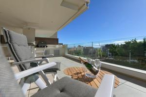 Balkón alebo terasa v ubytovaní Luxurious 3 bedroom apartment in Jardinana Azalea in La Cala de Mijas