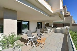 Balkón alebo terasa v ubytovaní Luxurious 3 bedroom apartment in Jardinana Azalea in La Cala de Mijas
