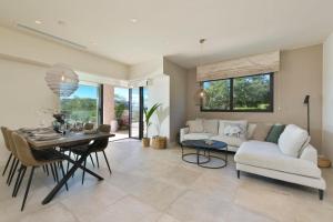 Posedenie v ubytovaní Luxurious 3 bedroom apartment in Jardinana Azalea in La Cala de Mijas