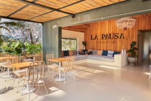 Posezení v ubytování La Pausa Hotelbistro + 37 fotografií