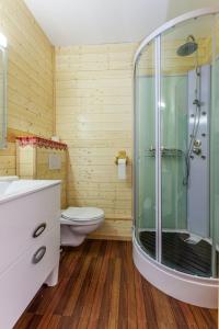 Bilik mandi di Hotel Plein Soleil