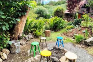 Zahrada ubytování Charming cottage KLARA with Sauna, Nature&Privacy near Prague