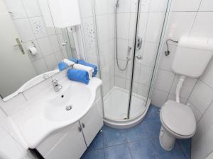 Koupelna v ubytování Apartments Frane