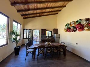 Φωτογραφία από το άλμπουμ του Cabaña No.8 Puerta del Bosque Mazamitla. σε Mazamitla +5 φωτογραφίες