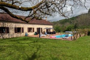 Basen w obiekcie Maison de vacances avec piscine lub w pobliżu