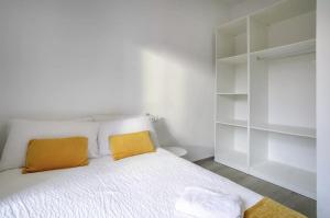Ein Bett oder Betten in einem Zimmer der Unterkunft Very nice and modern flat, in Alicante Center