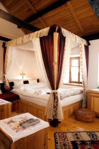 Fotografie z fotogalerie ubytování Bosnian National Monument Muslibegovic House v destinaci Mostar + 16 fotografií