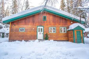 Ảnh trong thư viện ảnh của The Cub Cottage in North Pole AK ở North Pole