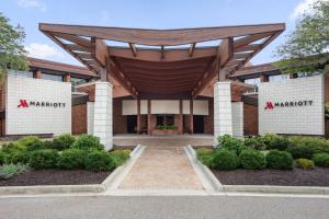 a rendering of the entrance to a marriott building at Lincolnshire Marriott Resort in Lincolnshire