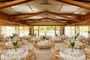 Restaurace v ubytování The Ritz-Carlton Maui, Kapalua + 37 fotografií