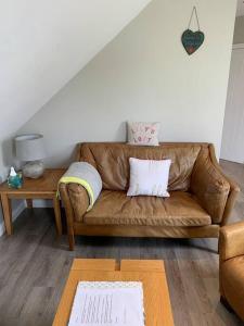 Posezení v ubytování Lily’s Loft Bushmills