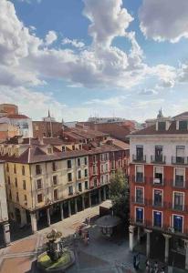 Vedere generală la Valladolid sau o vedere a orașului de la acest apartament