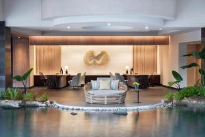 a hotel lobby with a pretzel on the wall at The Westin Maui Resort & Spa, Ka'anapali in Lahaina