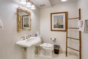 Et badeværelse på Standard 2 Bedroom A