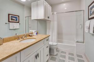 Et badeværelse på Standard 2 Bedroom C + 15 billeder