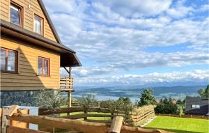 a house with a view of the mountains at Stunning Home In Huba With Wifi And 3 Bedrooms in Huba