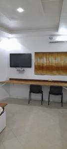 Televisyen dan/atau pusat hiburan di Studio NDOUR Castors
