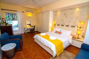 Una cama o camas en una habitación de Sunny Beach Villa