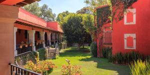 Real de Minas San Miguel de Allende外面的花园