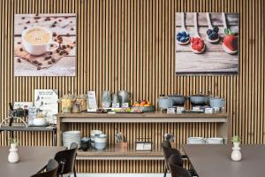 Příslušenství pro přípravu čaje a kávy v ubytování Best Western Hotel Hillerød