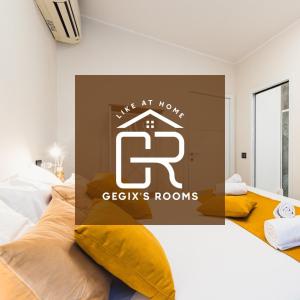 Una habitación con un letrero que dice habitaciones geeks en Gegix's Rooms Milano, en Milán