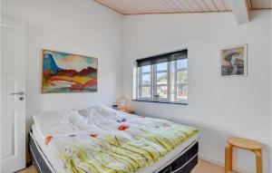 Ένα ή περισσότερα κρεβάτια σε δωμάτιο στο Awesome Home In Broager +19 φωτογραφίες