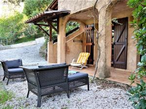 Vonkajšia záhrada v ubytovaní Maison Méditerranéenne 3 Pièces avec Jardin, Proche Plage – 6 Couchages, BBQ, Garage, Terrasse - FR-1-226B-134