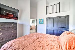Katil atau katil-katil dalam bilik di Spacious Parker House on the Colorado River!