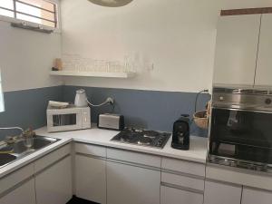 Fotografia z galérie ubytovania Bel appartement à Cavalaire-sur-Mer, 4 couchages, clim, proche commodités, parking, balcon - FR-1-226B-118 v destinácii Cavalaire-sur-Mer + 5 fotografií
