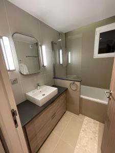Kúpeľňa v ubytovaní Presqu île de la touques deauville N 3404