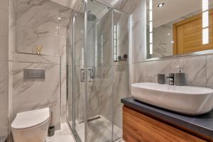 Ένα μπάνιο στο Mount Inn La Boheme +28 φωτογραφίες