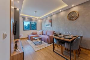 Χώρος καθιστικού στο Mount Inn La Boheme