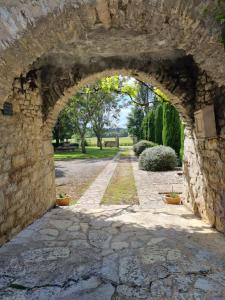 Vonkajšia záhrada v ubytovaní Chambre d'hôtes LE FLACON DE LA VERROUILLE