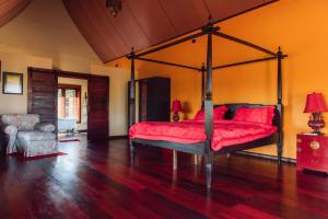 Postel nebo postele na pokoji v ubytování Nakara Villas & Glamping Udon Thani