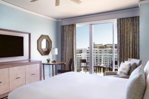 Postel nebo postele na pokoji v ubytování The Ritz-Carlton Key Biscayne, Miami