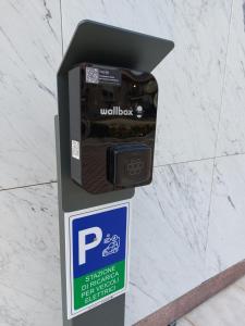 a parking meter with a camera in a box at Hotel La Pergola in Grezzana