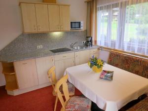 Kuchyň nebo kuchyňský kout v ubytování Haus Marita