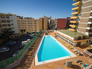 Bazén v ubytování Marlenghi Apartments 412 nebo v jeho okolí