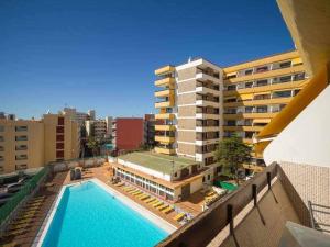 Bazén v ubytování Marlenghi Apartments 412 nebo v jeho okolí