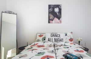 Posteľ alebo postele v izbe v ubytovaní Apartamenty Marii Konopnickiej Kraków