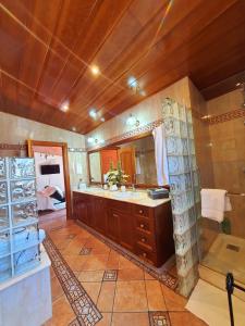 A bathroom at Raco de Lis