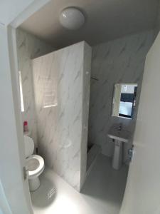 Bathroom sa Kasuda Rooms - Cosy self contained rooms