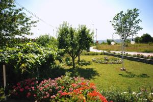 Jardín al aire libre en Guesthouse Rutar